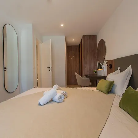 Lux Ella With Shared Pool Apartman