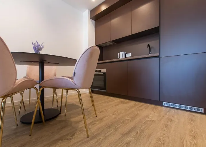 Lux Ella With Shared Pool * 마카르스카